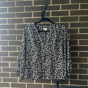NWT Women's Black and White Floral Top